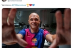 伊涅斯塔伸巴掌庆祝巴萨西超杯夺冠：Vamossss 🏆❤️💙